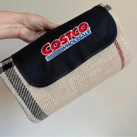 NWOT Costco Packable Outdoor Picnic Blanket Tan Black Red Plaid Nova Check - Picture 8 of 9